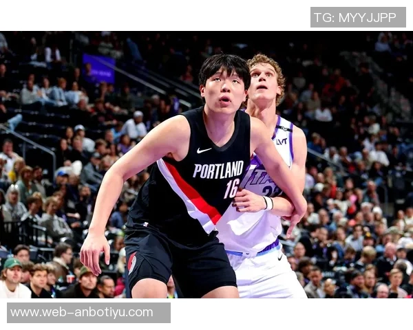 明日杨瀚森首秀即将开启粉色小书包陪伴他踏上NBA之旅 明日杨瀚森首秀即将开启粉色小书包陪伴他踏上NBA之旅