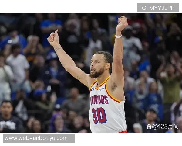 历史上单场投中10个以上三分球的球员盘点库里独占鳌头超越二三四名总和 历史上单场投中10个以上三分球的球员盘点库里独占鳌头超越二三四名总和