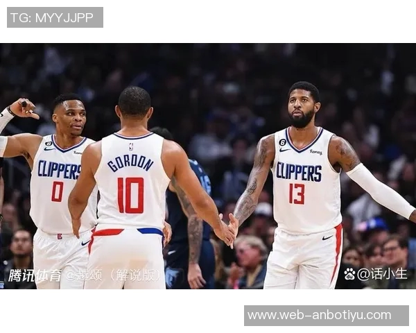 贝弗利谈快船季后赛前景称鲍威尔缺阵将影响球队表现 贝弗利谈快船季后赛前景称鲍威尔缺阵将影响球队表现