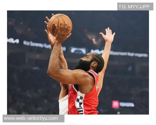 哈登全场表现亮眼贡献20分6板13助3断但7次失误影响球队节奏