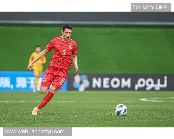 拜合拉木错失良机球停得太靠后导致单刀机会流失 拜合拉木错失良机球停得太靠后导致单刀机会流失