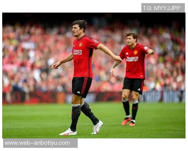 曼联全力争胜发布海报马奎尔独自亮相迎战布莱顿 曼联全力争胜发布海报马奎尔独自亮相迎战布莱顿