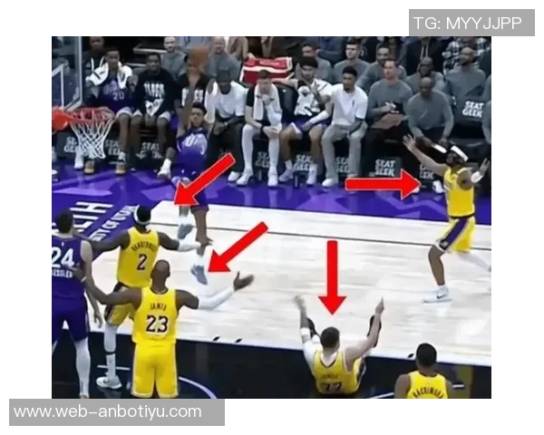 杰伦布朗半场表现出色13投8中贡献18分5助攻正负值高达5