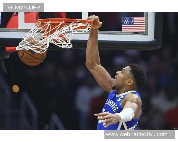 字母哥半场表现惊艳7投6中贡献15分6篮板带领球队打破国王防线