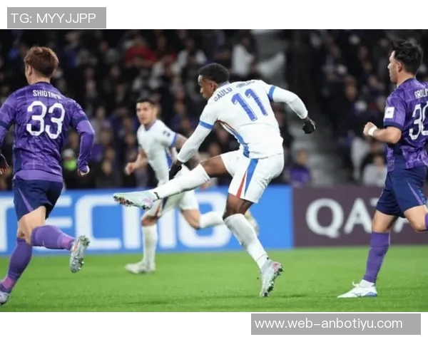 蓉城后防失误致失球广岛球员抓住机会扳平比分