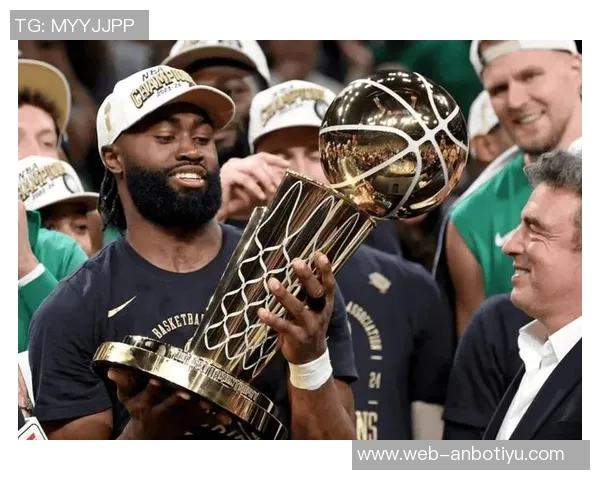 戈贝尔调侃杰伦布朗建议剃光头引发热议 戈贝尔调侃杰伦布朗建议剃光头引发热议