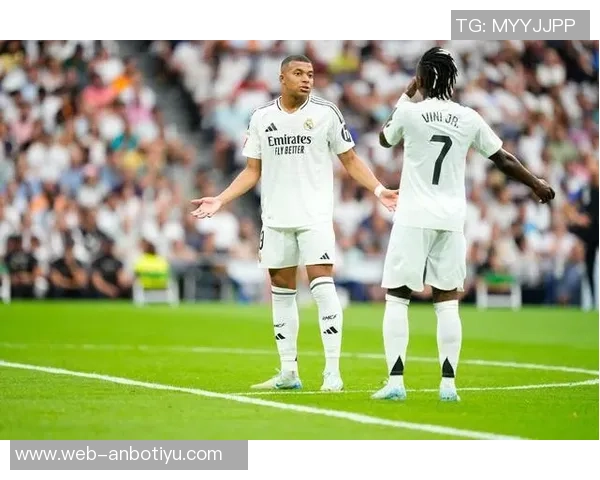 巴萨皇马对决姆巴佩替补亚马尔对抗维尼修斯莱万贡萨洛首发出战 巴萨皇马对决姆巴佩替补亚马尔对抗维尼修斯莱万贡萨洛首发出战